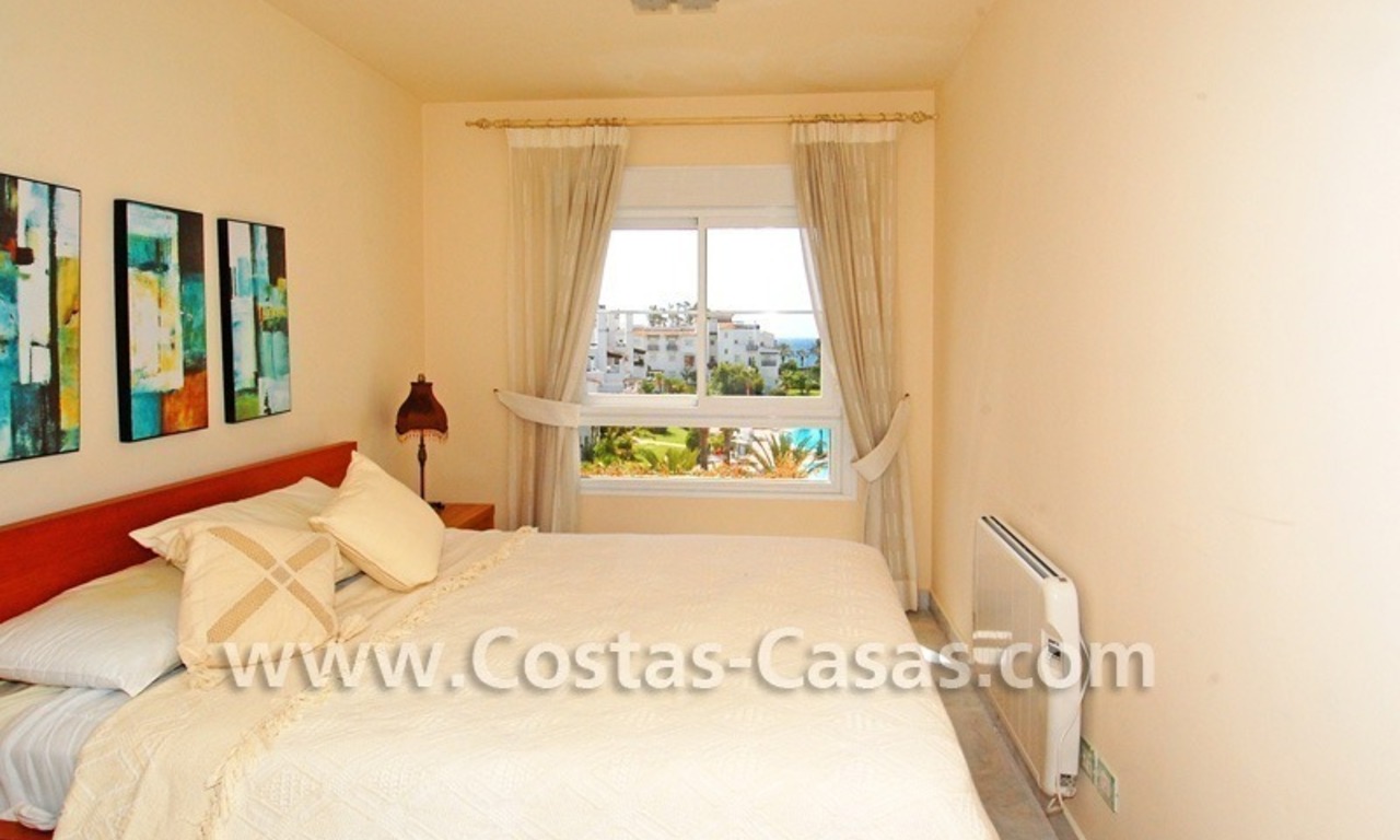 Vierslaapkamer penthouse appartement te koop in een eerstelijnstrand complex in Marbella 15