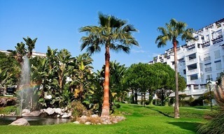Luxe appartement te koop in een eerstelijnstrand luxe complex in Puerto Banus te Marbella 13