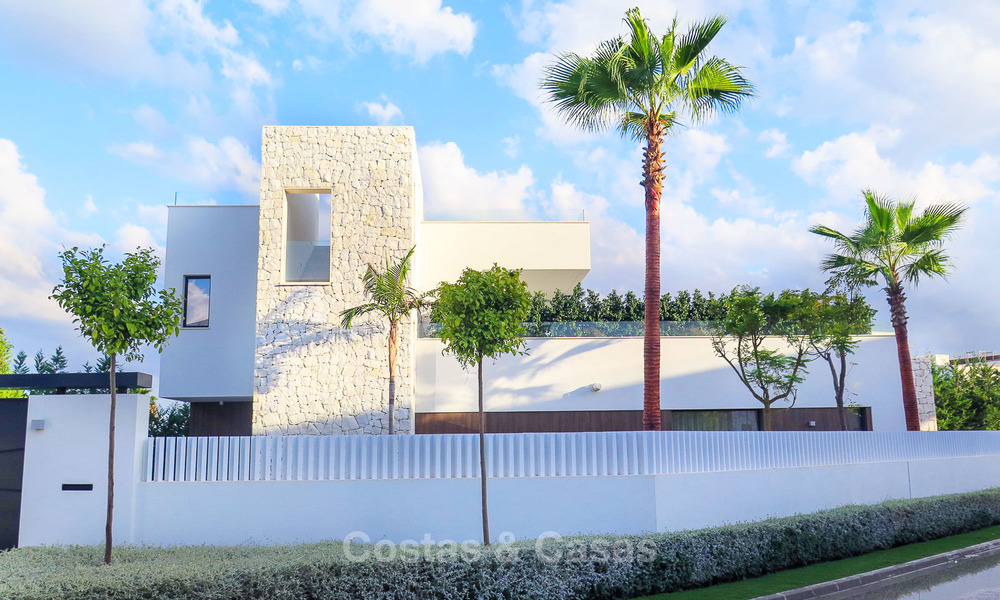 Nieuwe moderne luxe design villa´s te koop, Marbella - Benahavis, instapklaar, met golf- en zeezicht 7071