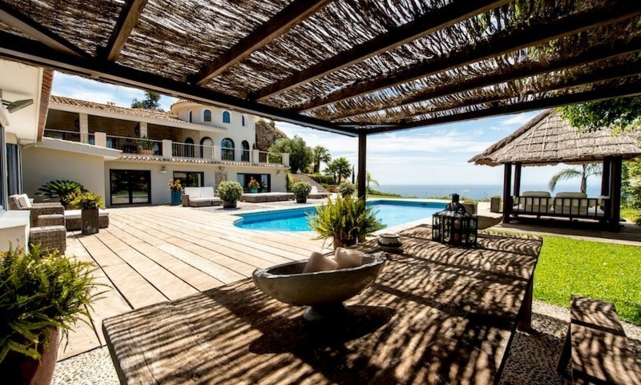 Moderne luxe koopvilla in Benalmadena, Costa del Sol 23