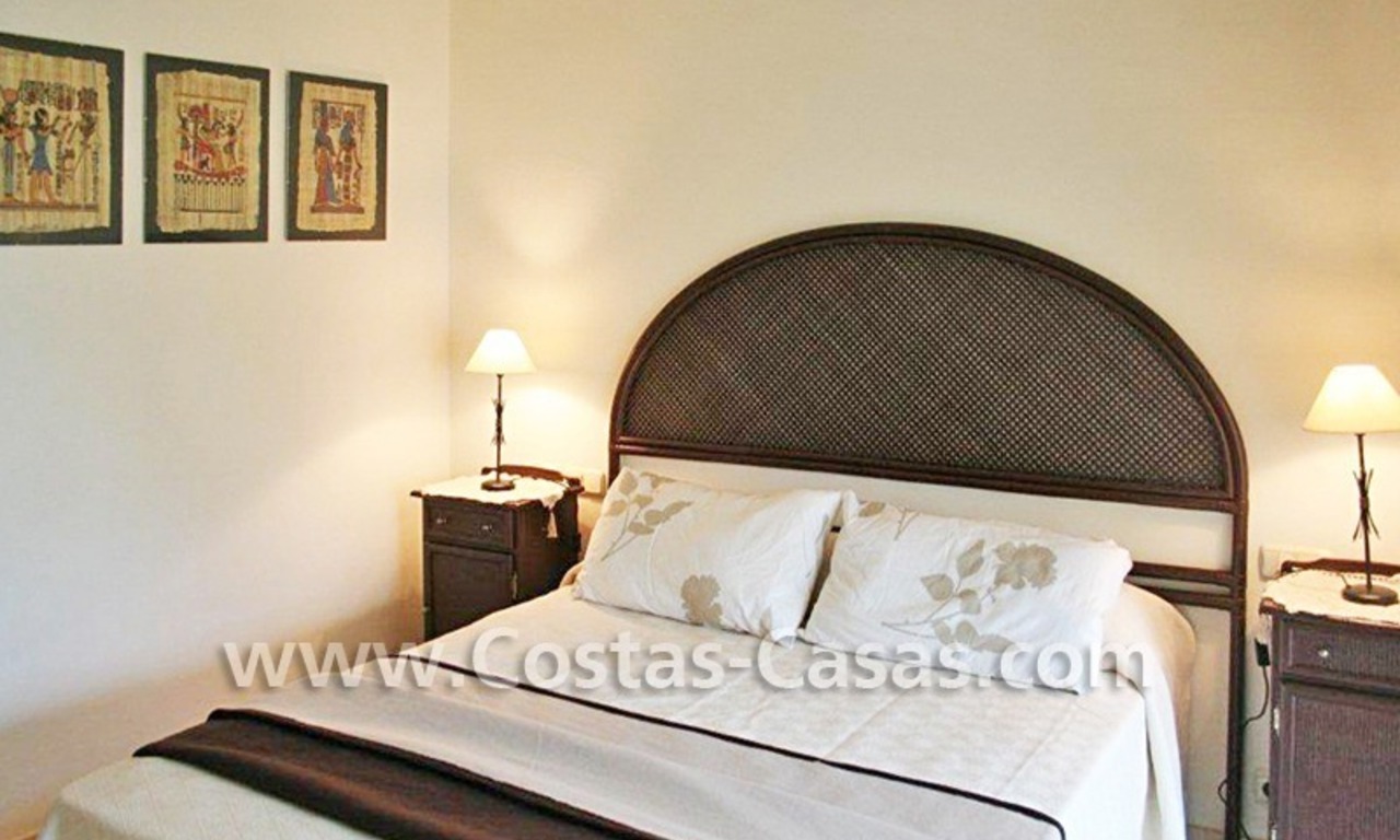 Appartement te koop direct aan het strand aan de New Golden Mile tussen Marbella en Estepona centrum 13