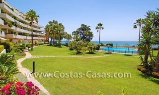 Appartement te koop direct aan het strand aan de New Golden Mile tussen Marbella en Estepona centrum 3