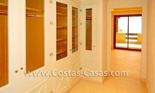 Luxe eerstelijnstrand appartement te koop, strandcomplex, New Golden Mile, Marbella - Estepona 13