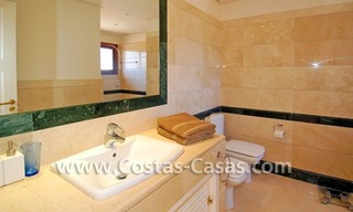 Luxe 4 slaapkamer penthouse appartement te koop dichtbij het strand in Marbella 20