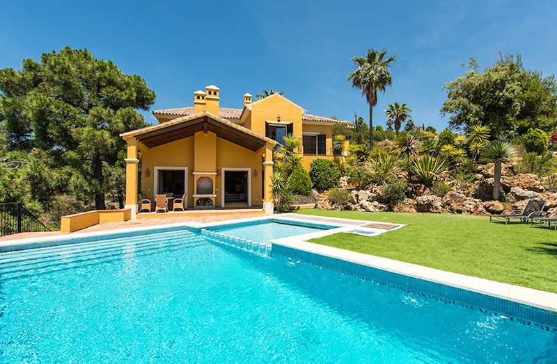 Koopje! Luxe villa te koop op golfresort, Marbella - Benahavis