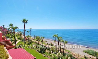 Luxe eerstelijnstrand penthouse appartement te koop, exclusief strand complex, New Golden Mile Marbella - Estepona 5