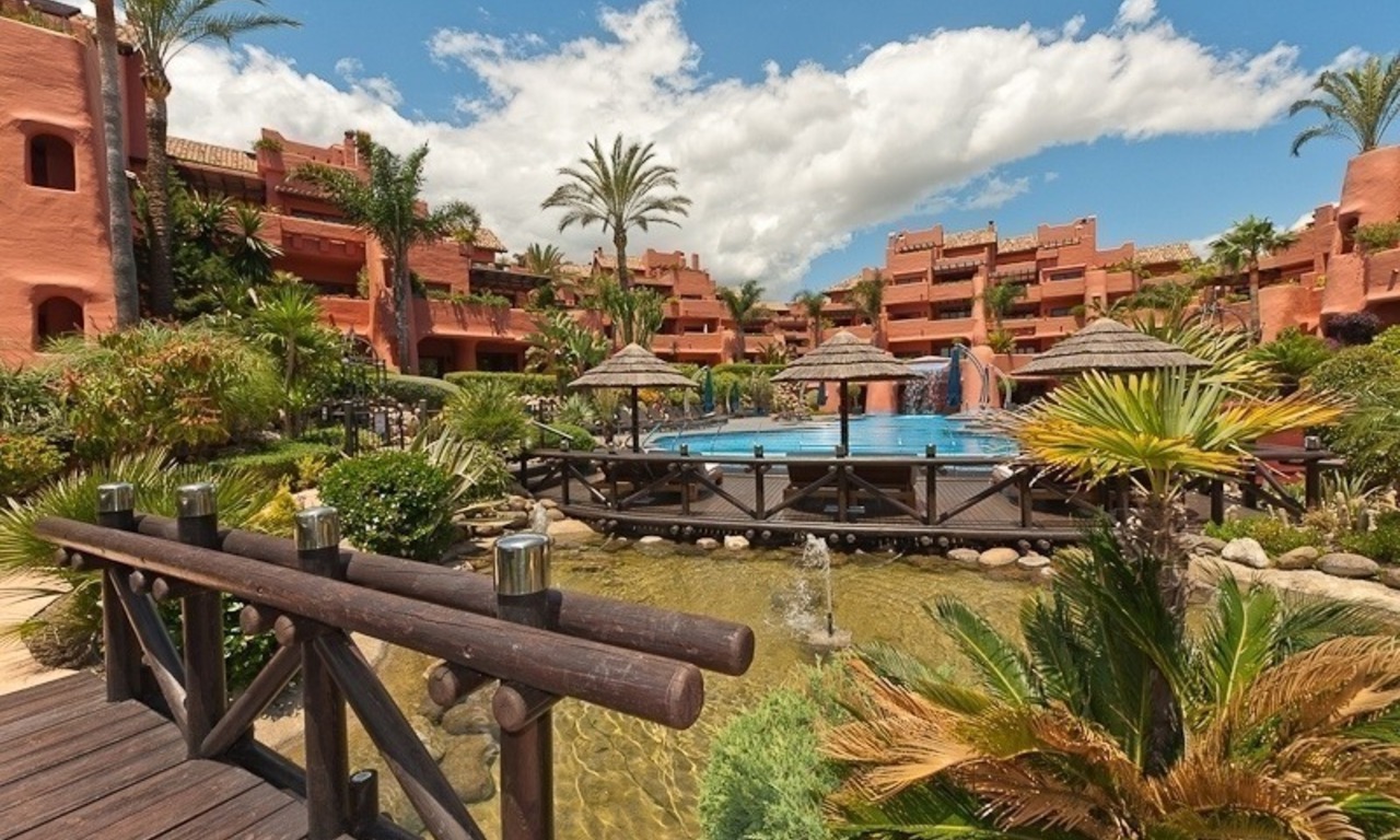 Exclusief penthouse appartement te koop in een eerstelijnstrand complex, New Golden Mile, Marbella - Estepona 25
