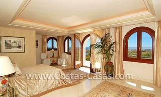 Luxe villa te koop in een exclusief golfresort, New Golden Mile, Marbella - Benahavis - Estepona 16