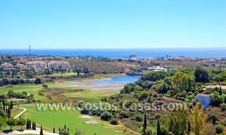 Luxe villa te koop in een exclusief golfresort, New Golden Mile, Marbella - Benahavis - Estepona 5