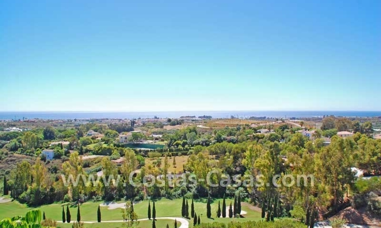 Luxe villa te koop in een exclusief golfresort, New Golden Mile, Marbella - Benahavis - Estepona 7