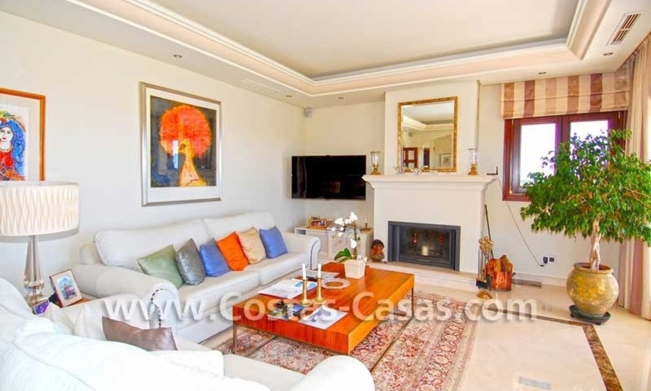 Luxe villa te koop in een exclusief golfresort, New Golden Mile, Marbella - Benahavis - Estepona 13