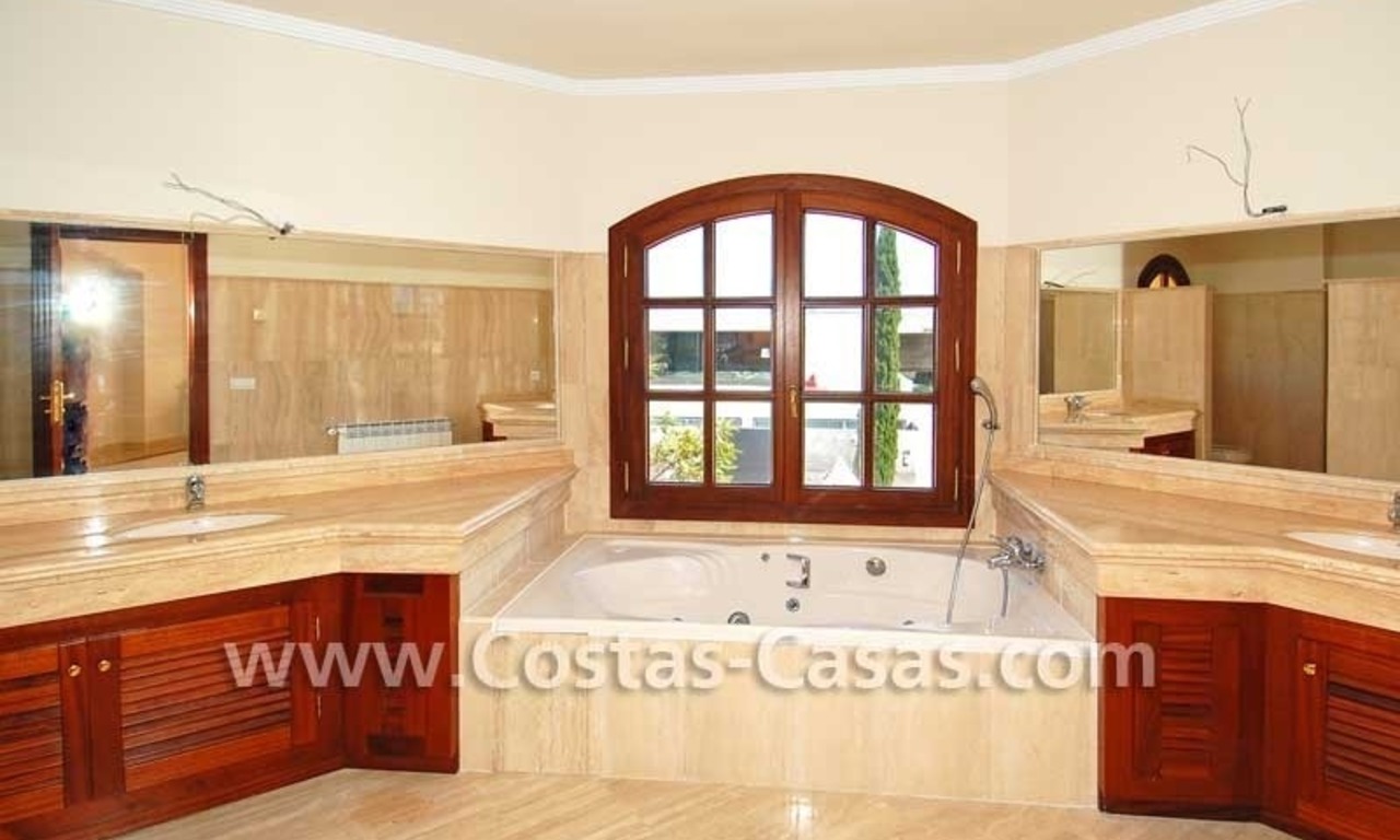 Nieuwe luxe Andalusische stijl villa te koop, exclusief golfresort, New Golden Mile, Marbella - Benahavis - Estepona 22