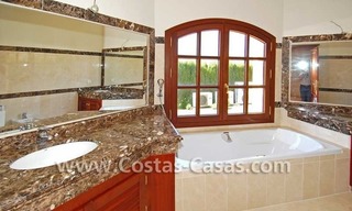 Nieuwe luxe Andalusische stijl villa te koop, exclusief golfresort, New Golden Mile, Marbella - Benahavis - Estepona 23