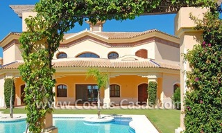 Nieuwe luxe Andalusische stijl villa te koop, exclusief golfresort, New Golden Mile, Marbella - Benahavis - Estepona 2