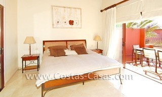 Luxe penthouse appartement te koop in een eerstelijnstrand complex, New Golden Mile, Marbella - Estepona 11