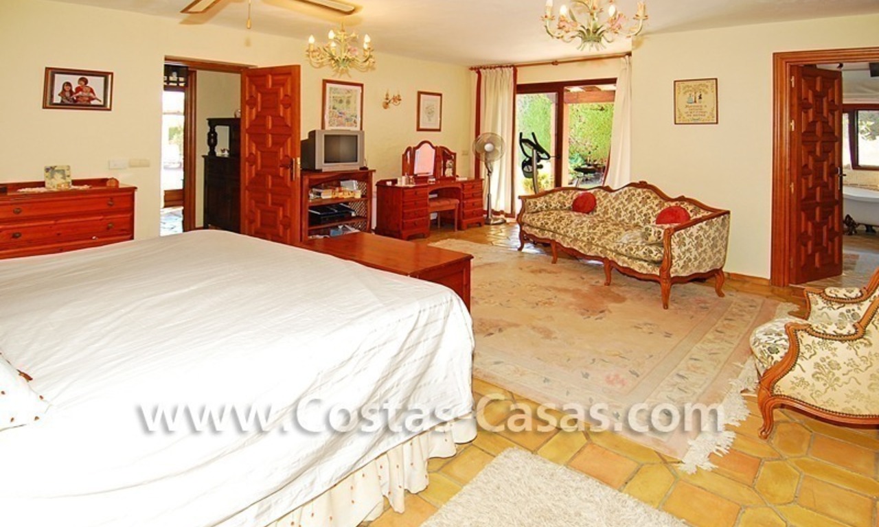 Rustieke bungalow villa te koop, New Golden Mile tussen Puerto Banus - Marbella, Benahavis en Estepona centrum. 20
