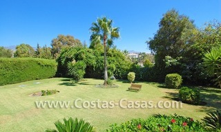 Rustieke bungalow villa te koop, New Golden Mile tussen Puerto Banus - Marbella, Benahavis en Estepona centrum. 1
