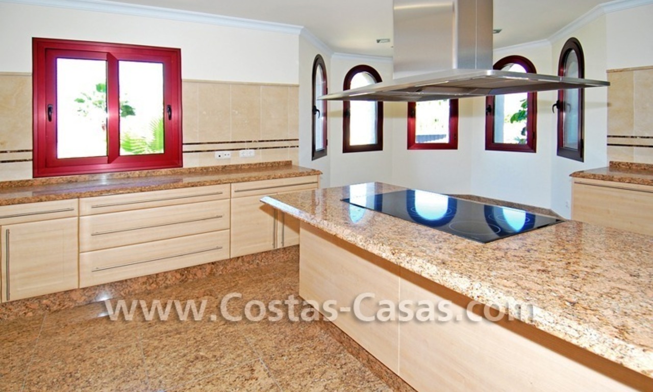 Nieuwe luxe villa te koop gelegen op een exclusief golfresort,tussen Marbella, Benahavis en Estepona centrum 13