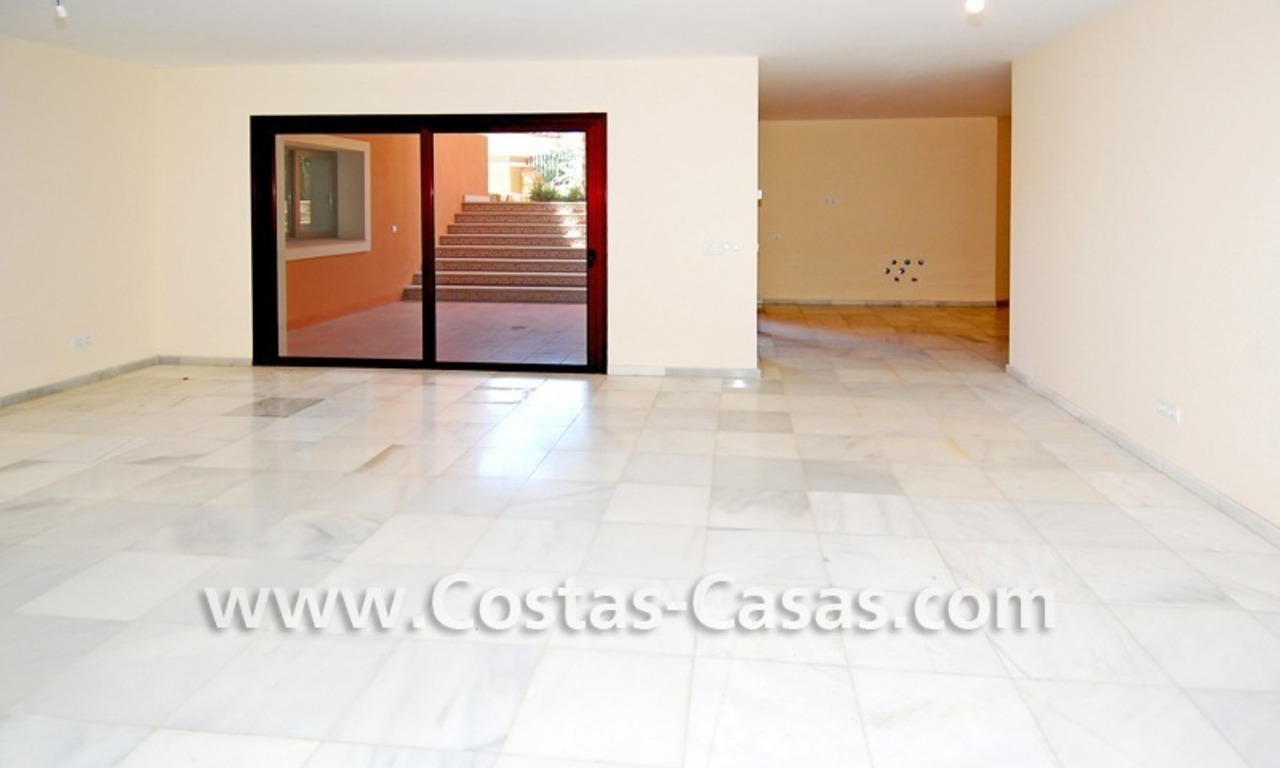 Nieuwe luxe villa te koop gelegen op een exclusief golfresort,tussen Marbella, Benahavis en Estepona centrum 19