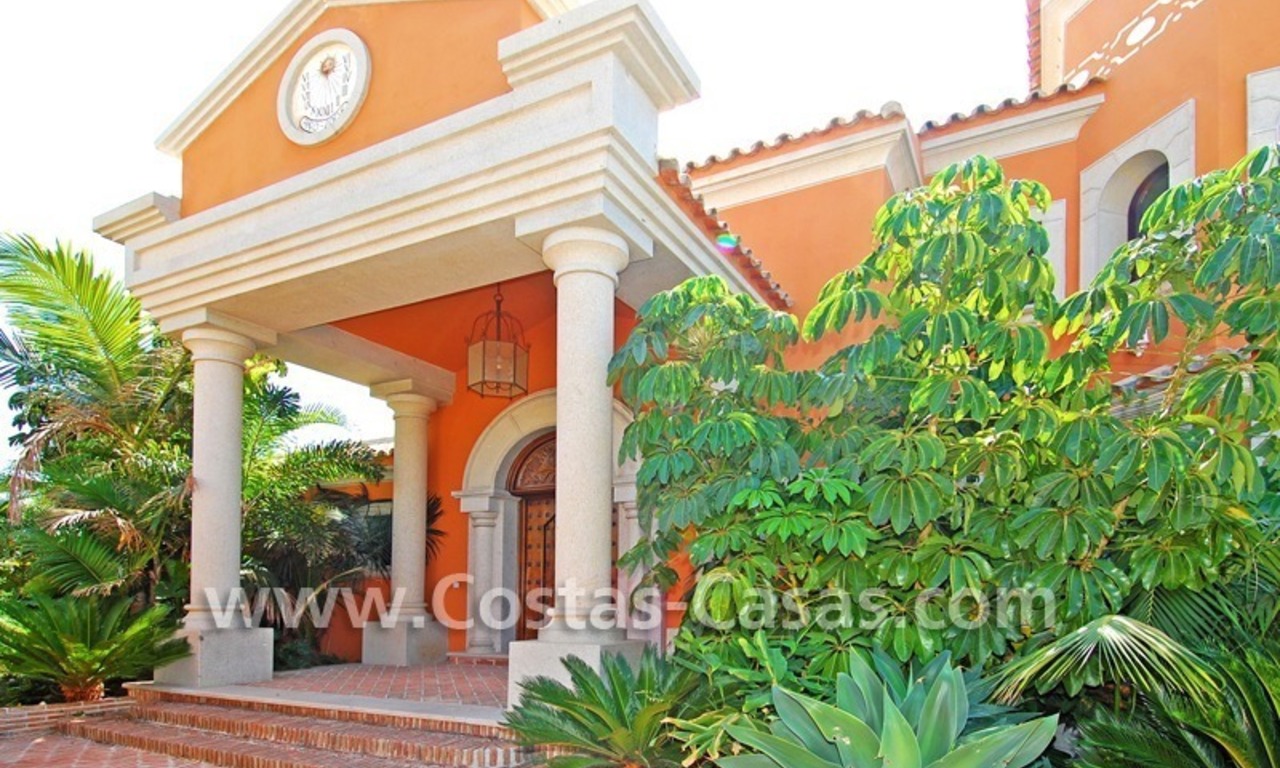Nieuwe luxe villa te koop gelegen op een exclusief golfresort,tussen Marbella, Benahavis en Estepona centrum 5