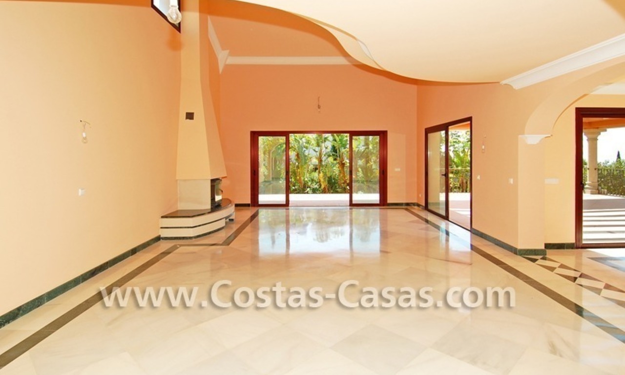 Nieuwe luxe villa te koop gelegen op een exclusief golfresort,tussen Marbella, Benahavis en Estepona centrum 8