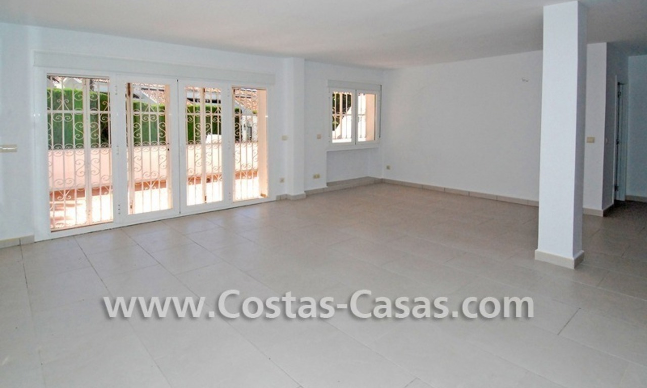 Koopje! Ruim en gerenoveerd appartement te koop nabij Puerto Banus in Nueva Andalucia te Marbella 5