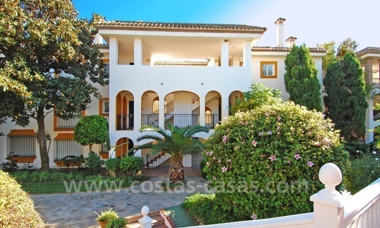 Eerstelijnstrand penthouse appartement te koop op de New Golden Mile tussen Marbella en Estepona 20