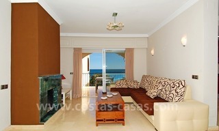 Eerstelijnstrand penthouse appartement te koop op de New Golden Mile tussen Marbella en Estepona 8