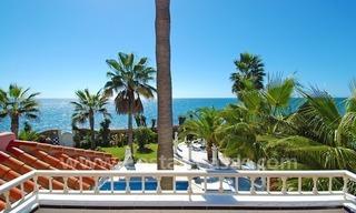 Eerstelijnstrand villa met 2 gastenverblijven te koop, direct aan zee, in oost Marbella 21
