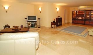 Koopje! Villa te koop in Nueva Andalucia te Marbella op loopafstand van het strand en Puerto Banus 26