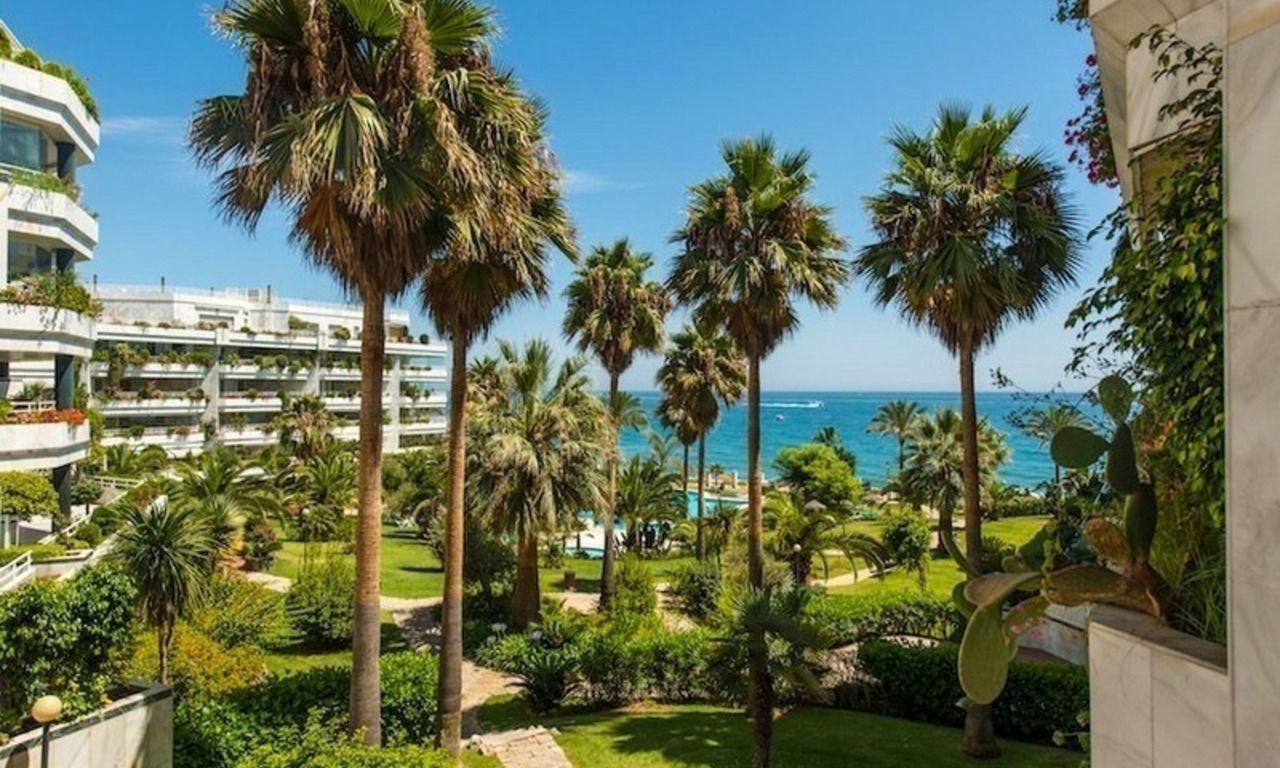 Appartement te koop aan het strand op de Gouden Mijl in Marbella 0