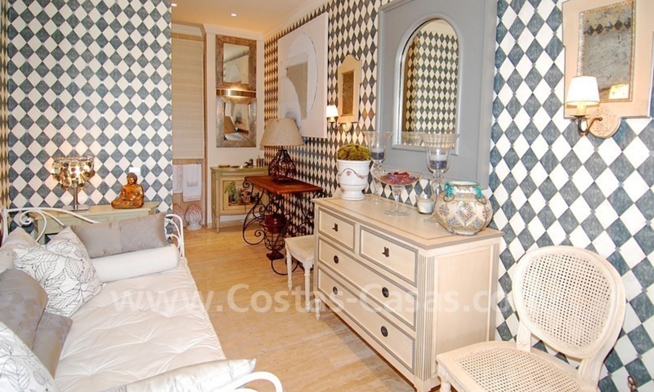 Luxe villa te koop in klassieke stijl in Nueva Andalucia te Marbella 18