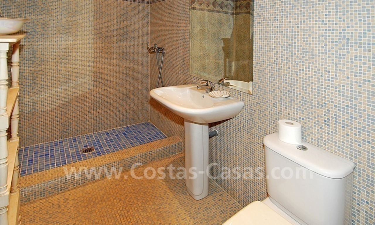 Luxe villa te koop in klassieke stijl in Nueva Andalucia te Marbella 23