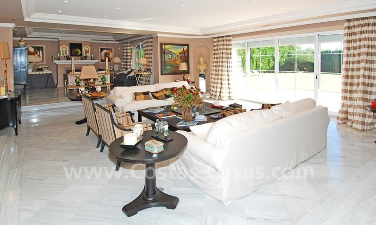 Luxe villa te koop in klassieke stijl in Nueva Andalucia te Marbella 11