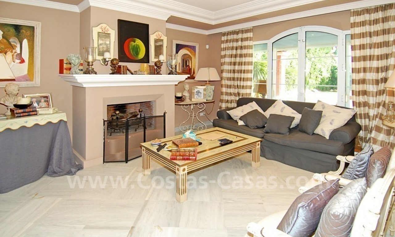Luxe villa te koop in klassieke stijl in Nueva Andalucia te Marbella 12