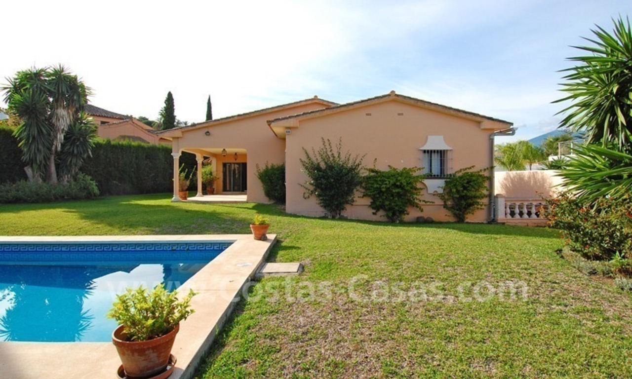 Investeringseigendom. Te renoveren Andalusische villa te koop in Nueva Andalucia te Marbella 1