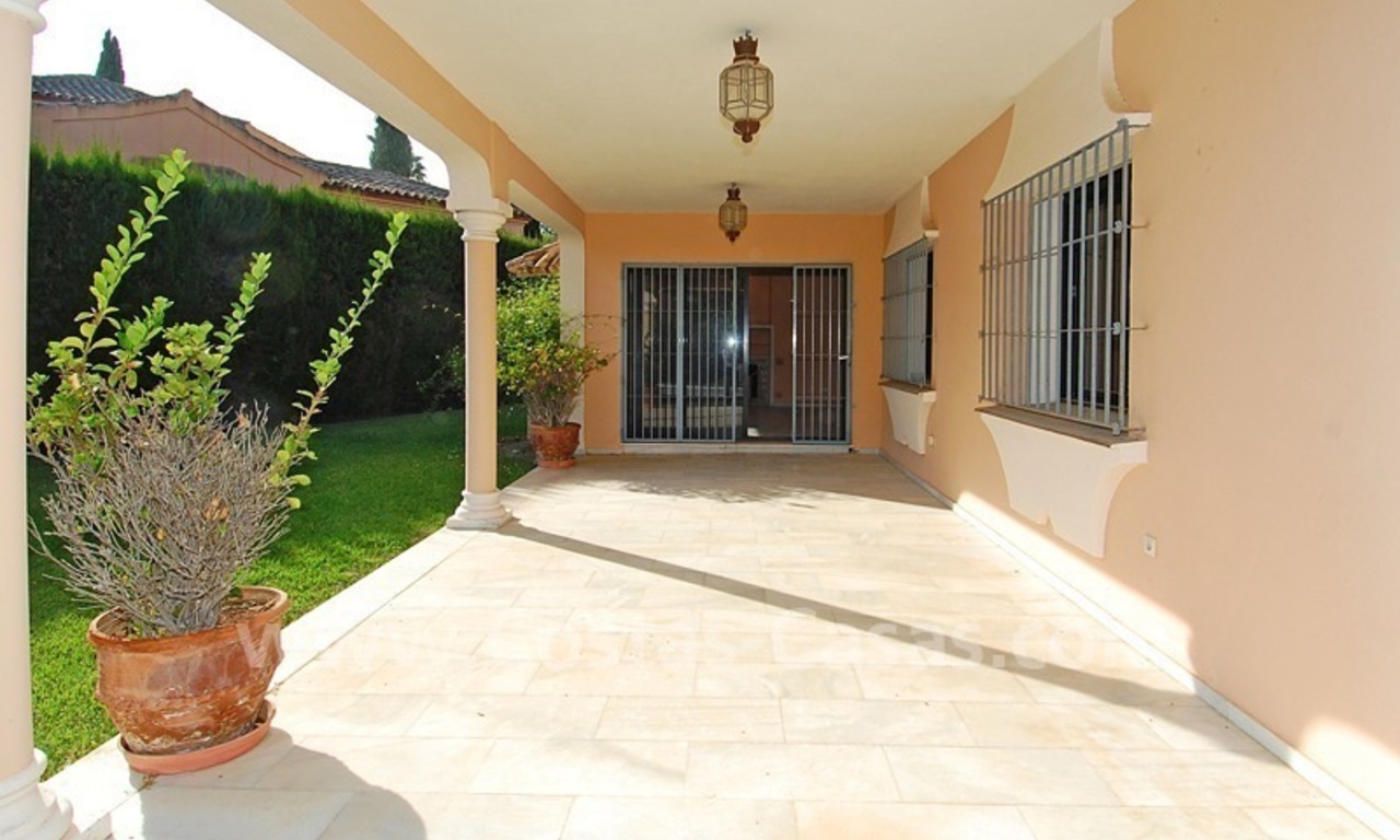 Investeringseigendom. Te renoveren Andalusische villa te koop in Nueva Andalucia te Marbella 5