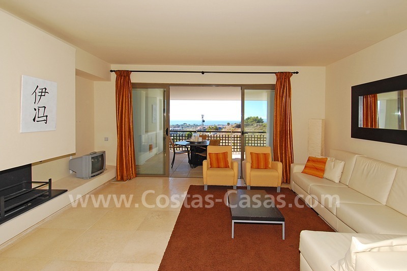 Moderne stijl ruim golf appartement te koop, 5*golfresort, Marbella – Benahavis – Estepona