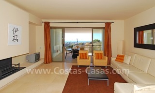 Moderne stijl ruim golf appartement te koop, 5*golfresort, Marbella – Benahavis – Estepona 0