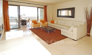 Moderne stijl ruim golf appartement te koop, 5*golfresort, Marbella – Benahavis – Estepona 1