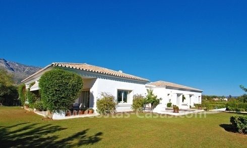 Villa te koop in een moderne-Andalusische stijl aan de Golden Mile in Marbella 