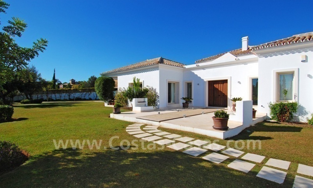 Villa te koop in een moderne-Andalusische stijl aan de Golden Mile in Marbella 5