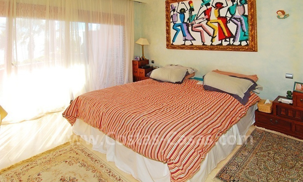Luxe eerstelijnstrand appartement te koop, strandcomplex, New Golden Mile, Marbella - Estepona 12