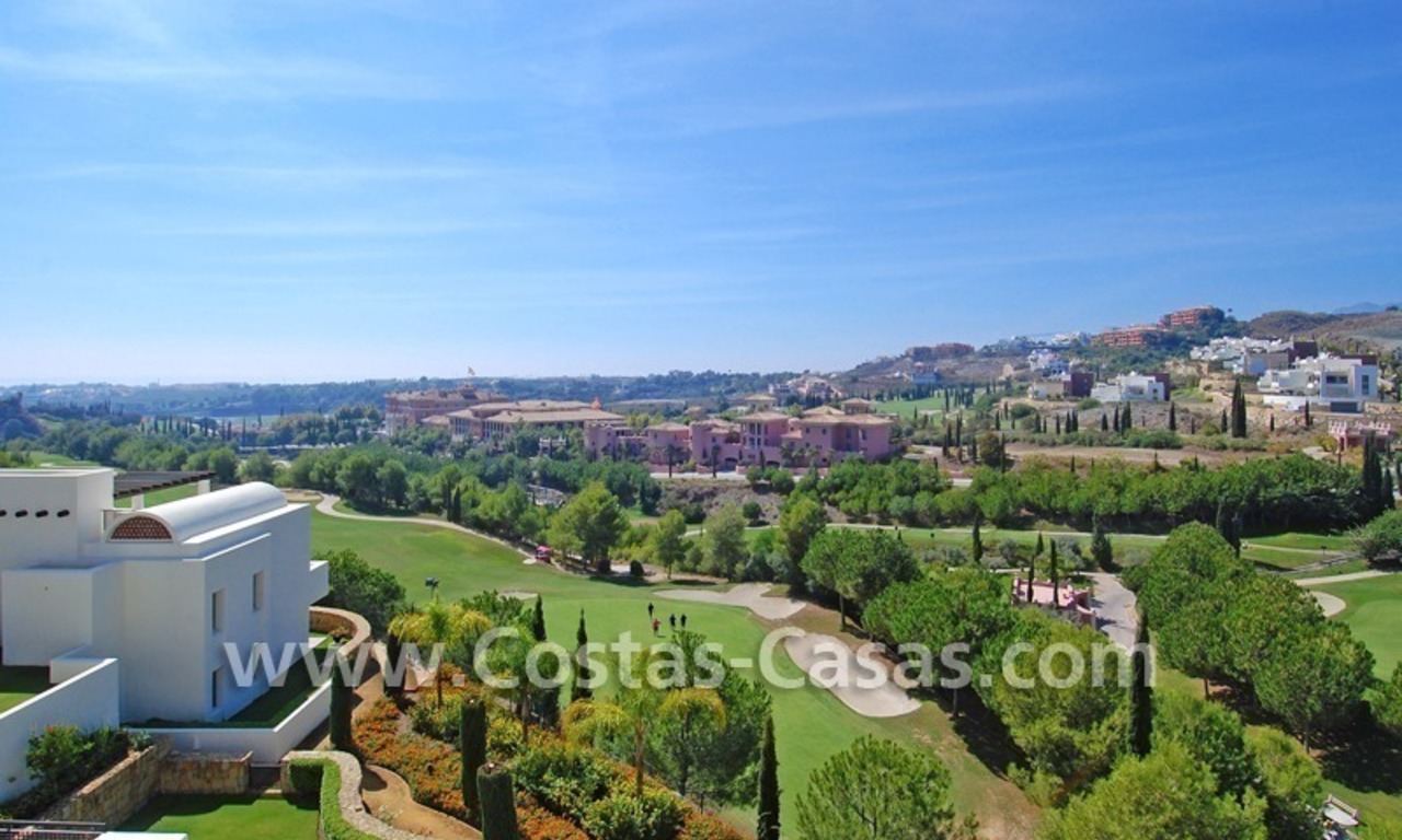 Modern luxe penthouse direct aan de golf in een 5*golfresort, Benahavis – Marbella – Estepona 0