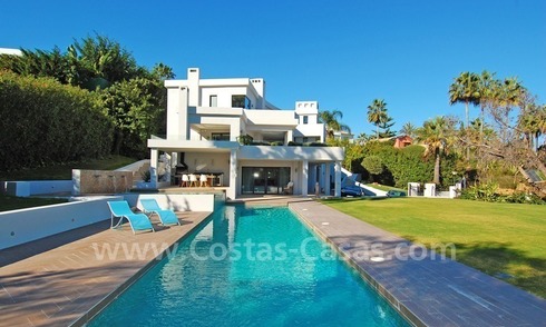 Moderne luxe villa te koop in Nueva Andalucia te Marbella 