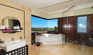 Moderne luxe villa te koop in Nueva Andalucia te Marbella 22