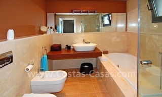 Moderne luxe villa te koop in Nueva Andalucia te Marbella 27