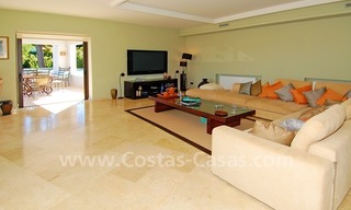 Moderne luxe villa te koop in Nueva Andalucia te Marbella 17