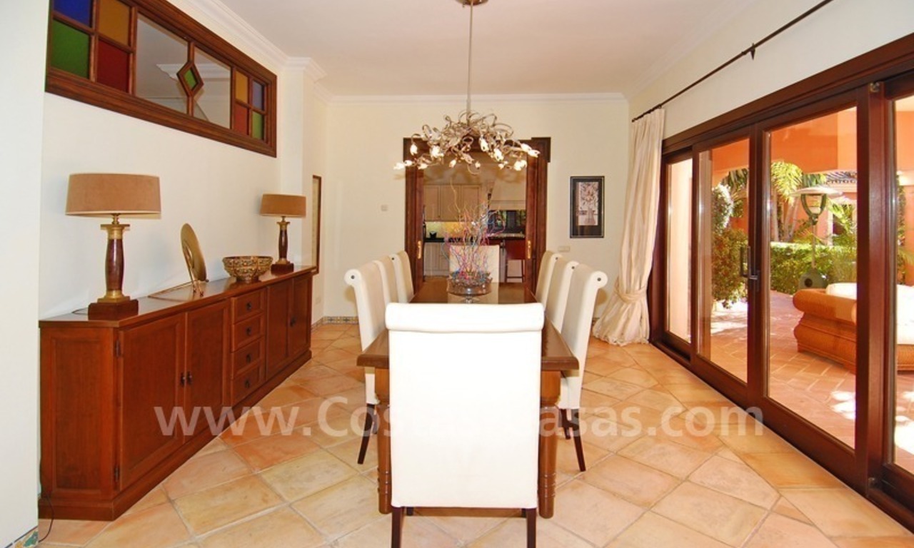 Luxe villa te koop aan de Golden Mile in Marbella 15