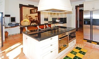 Luxe villa te koop aan de Golden Mile in Marbella 19